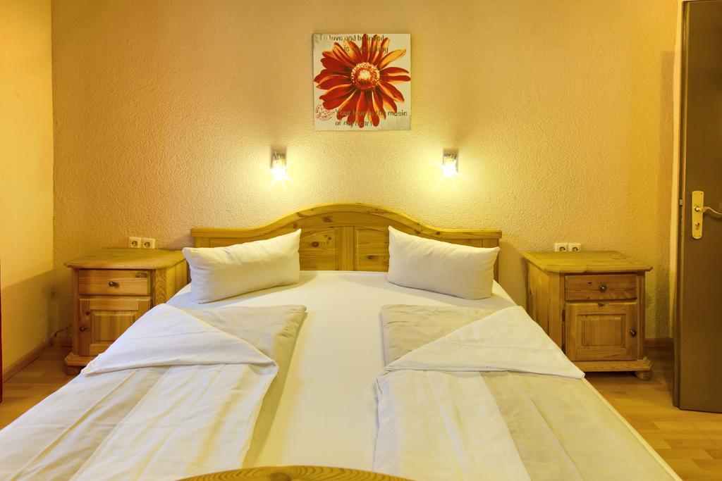 Hotel Sonne Staufen im Breisgau Exterior photo